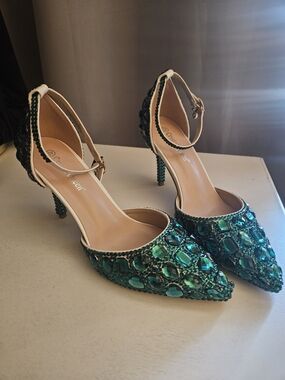 Crystal-Embellished Green Pointed-Toe Ankle-Strap Heels Size 10